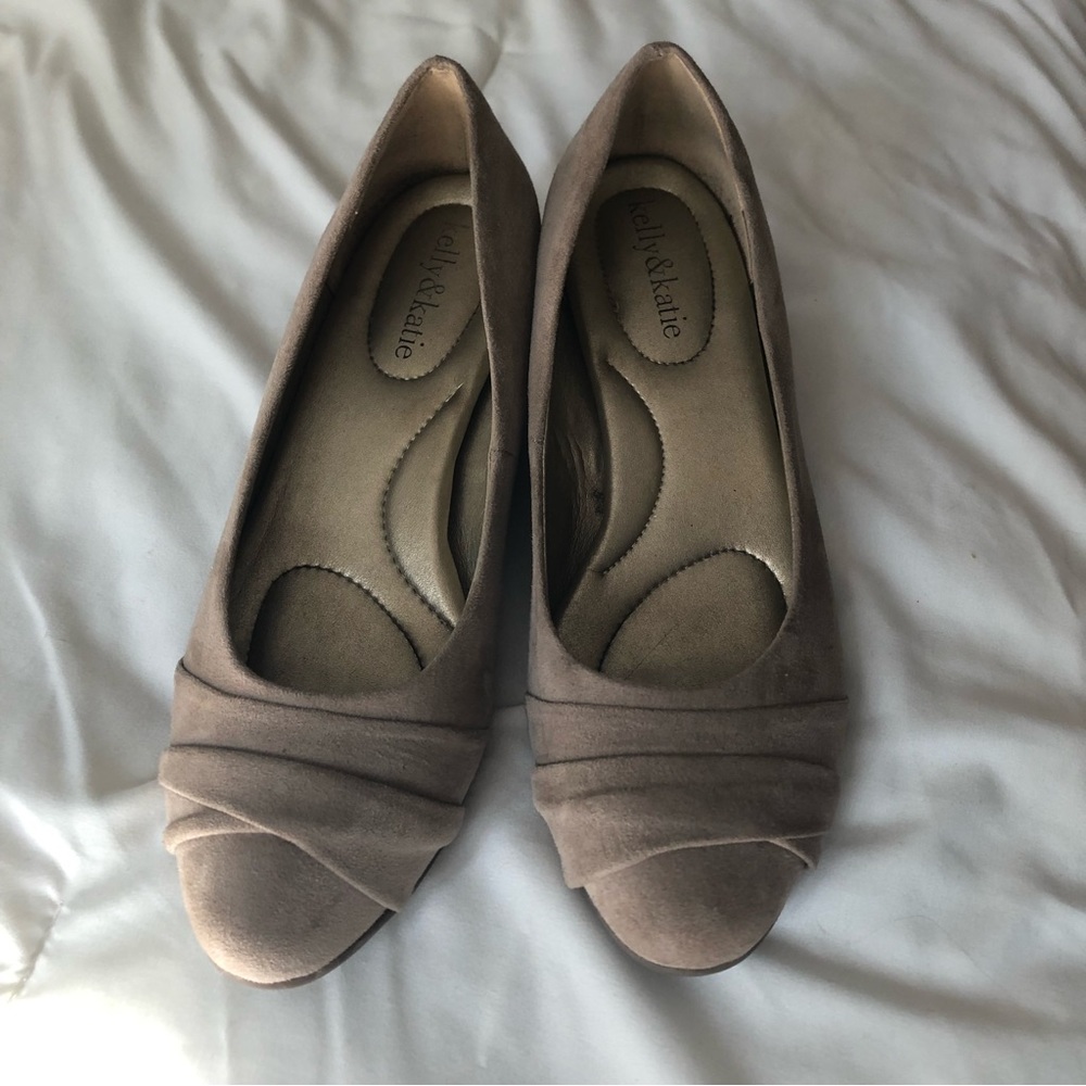 Suede wedge shoes